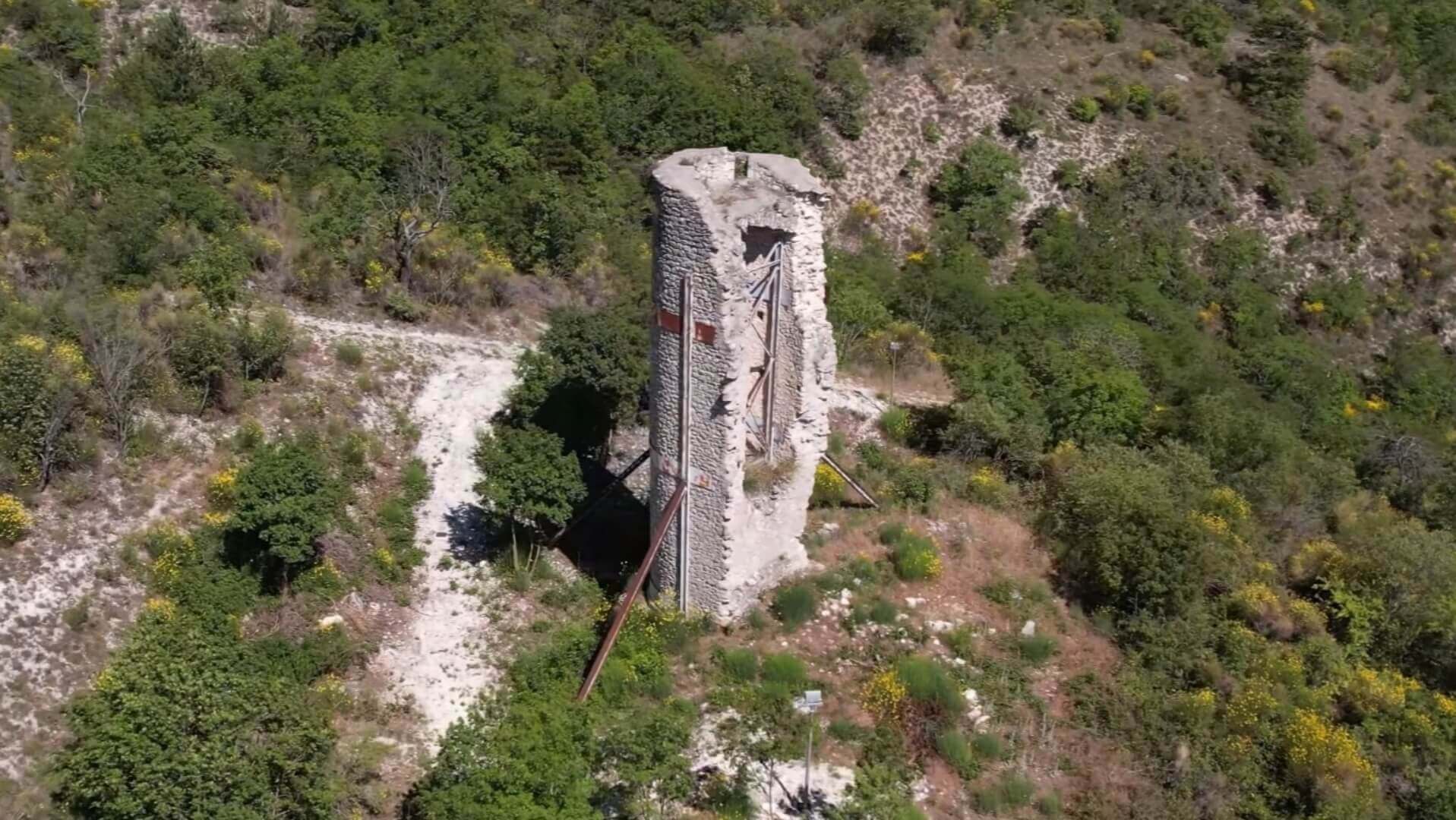 Torre cilindrica medievale di Picenze (vista dall’alto)